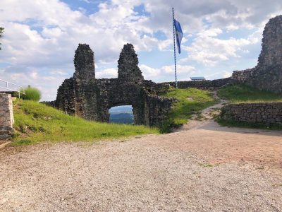 Stari grad nad Kamnikom